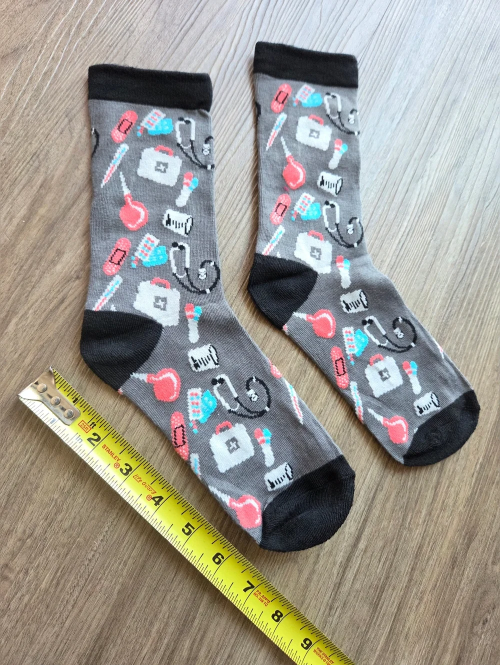 NWOT Hot Sox Medical Professionals Theme Crew Socks Heather Grey